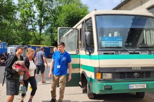 Із двох прифронтових громад Дніпропетровщини евакуювали 52 людей, серед них - 17 дітей