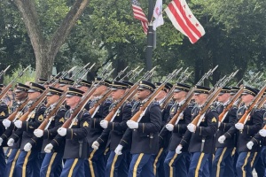 У столиці США проходить військовий парад - на тлі антитрампівських протестів по всій країні