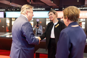 Ukraine's first lady, Vienna mayor visit accessibility center