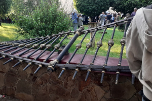 У Чернівцях віряни УПЦ МП зламали ворота і увійшли до Свято-Духівського собору