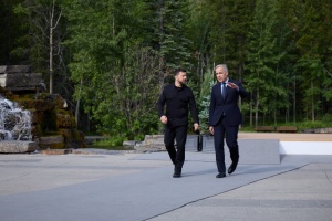 Зеленський перериває візит до Канади через російські обстріли