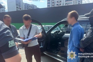 На Київщині чоловік обіцяв військовозобов’язаним влаштувати на роботу з «бронею»