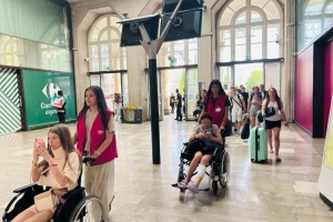 ДТП у Франції: перша група постраждалих підлітків повернулася до України