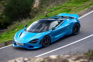 Фейк з ТікТок:  сини очільника СБУ їздять на спорткарі McLaren 720S