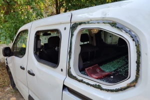 Russian drone hits official vehicle in Kherson region, one wounded