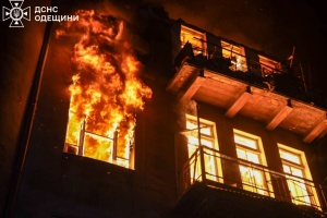 В Одесі після атаки дронів спалахнули пожежі, 13 постраждалих