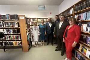 До «Української книжкової полички» в угорському Ваці передали нову добірку книг