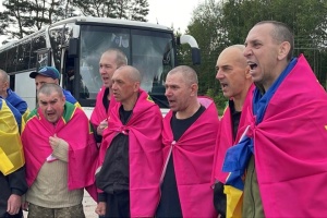 ロシア拘束から解放されたウクライナ軍人、「国境警備庁」靴下を解放当日まで保管していた