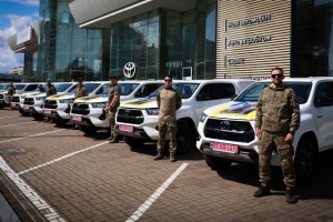 Kyiv region provides new pickup trucks to territorial defense brigade