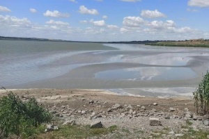 Аграрії б'ють на сполох: озеро на Одещині на межі висихання