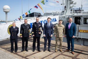 The Netherlands, Belgium hand Ukraine two minesweepers