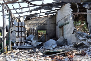 Russian troops destroy factory and warehouses in Derhachi, Kharkiv region