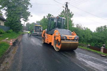 En Ucrania ya se han reparado casi 1,7 millones de metros cuadrados de carreteras este año