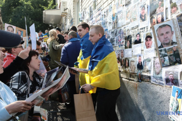 L’ONU confirme des allégations selon lesquelles 117 prisonniers de guerre ukrainiens récemment libérés ont été torturés et maltraités en captivité russe