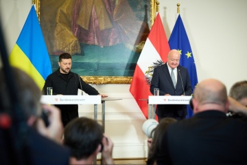 Verschärfung von Russland-Sanktionen und Vermittlung Rückkehr verschleppter Kinder: Selenskyj trifft sich mit Österreichs Bundeskanzler Stocker