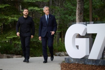 ゼレンシキー宇大統領、Ｇ７首脳会議会場でカーニー加首相と会談