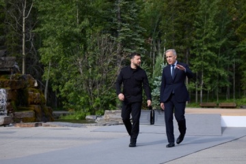 Zelensky interrompt sa visite au Canada à cause des bombardements russes