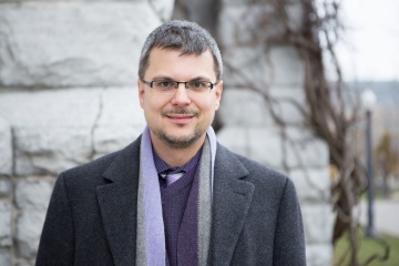 Canada must bolster its own armed forces to sustain aid to Ukraine, expert says