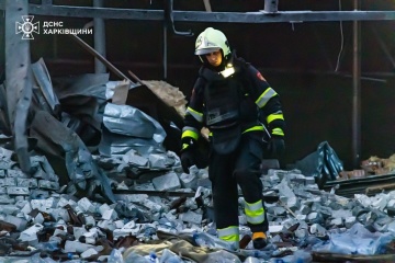 ウクライナ東部ピソチンに露軍無人機着弾　８名負傷