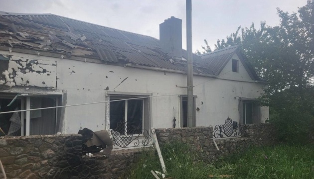 Guerre en Ukraine : Une personne tuée et quatorze autres blessées dans des attaques russes sur la région de Kharkiv 