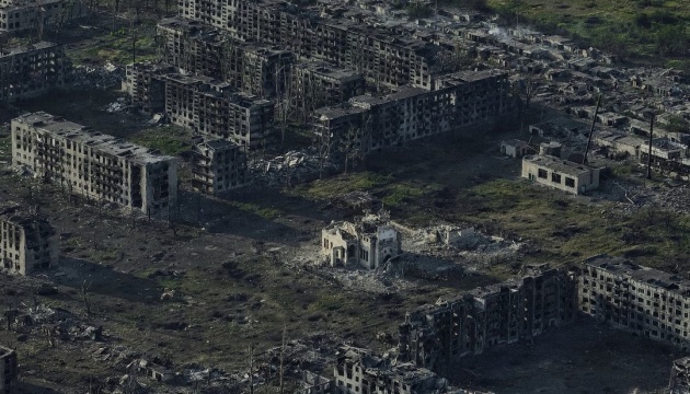 Guerre en Ukraine : Tchassiv Yar sous un déluge de feu : plus de 1 000 frappes russes en trois jours