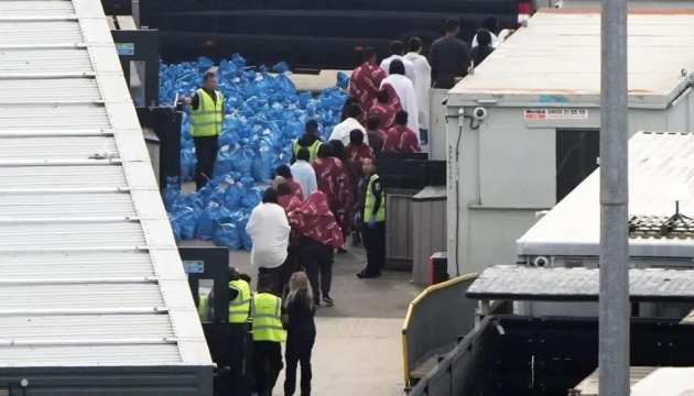 До Британії за добу прибули майже 1200 мігрантів