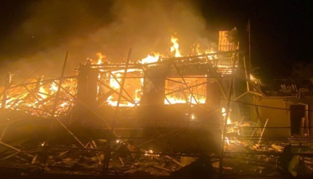 Росіяни минулої доби вбили одного жителя Донеччини, ще четверо поранені Росіяни минулої доби вбили одного жителя Донеччини, ще четверо поранені