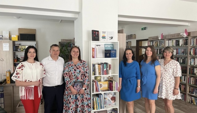 В Угорщині з’явилася нова «Українська книжкова поличка»