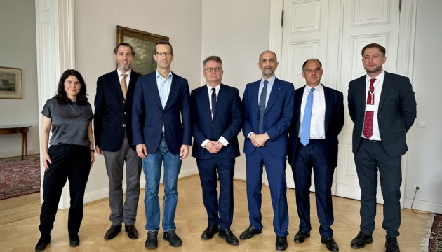 ウクライナ代表団、ロシアとの協議の前に独伊英と立場を調整