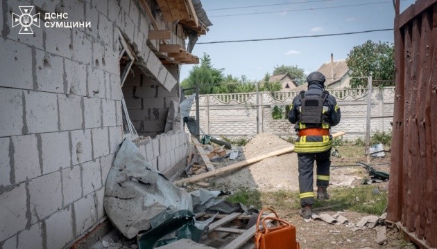 У Сумах показали наслідки удару РФ по житловому масиву