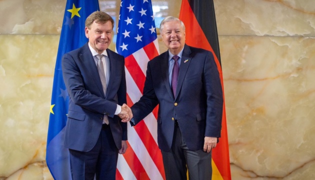 Глава МЗС Німеччини обговорив із сенатором Гремом нові санкції проти РФ