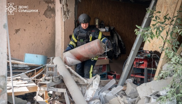 Внаслідок ворожого удару по Сумах травмовані дві людини Внаслідок ворожого удару по Сумах травмовані дві людини