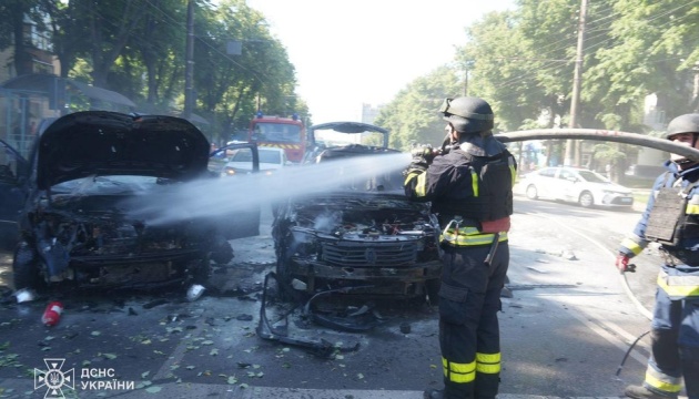 Four in critical condition, one woman dies in surgery after Russian strike on Sumy Four in critical condition, one woman dies in surgery after Russian strike on Sumy