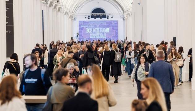 На «Книжковому арсеналі» написали 294 листи кримським політв'язням На «Книжковому арсеналі» написали 294 листи кримським політв'язням