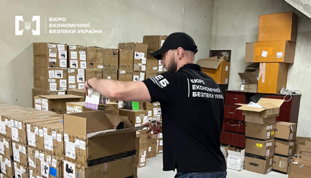 Товару вилучили на 1,2 мільярда: подружжя з Харківщини виготовляло рідини для електронних сигарет