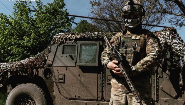 Командир взводу снайперів: За два тижні втрачаємо шість авто, щоб зібрати гроші на одне - треба пів року