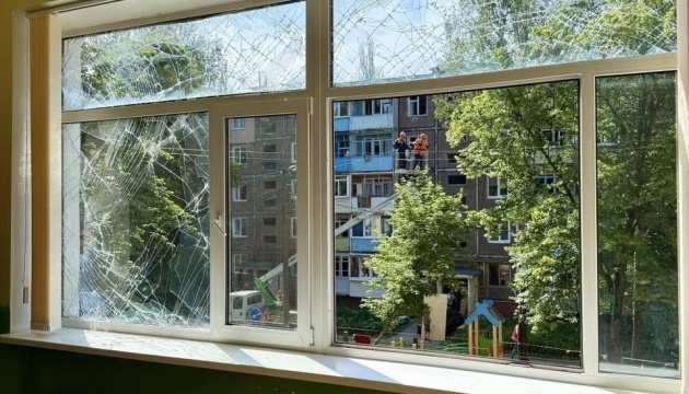 У Чернігові внаслідок нічної атаки РФ немає світла, пошкоджені освітні заклади У Чернігові внаслідок нічної атаки РФ немає світла, пошкоджені освітні заклади