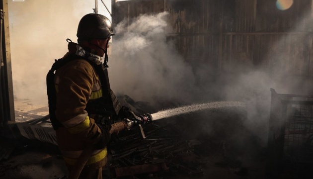 Росія атакувала Миколаївщину крилатими ракетами й дронами, горить склад сільгосптехніки