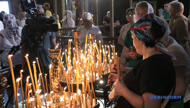 Українці сьогодні святкують Трійцю