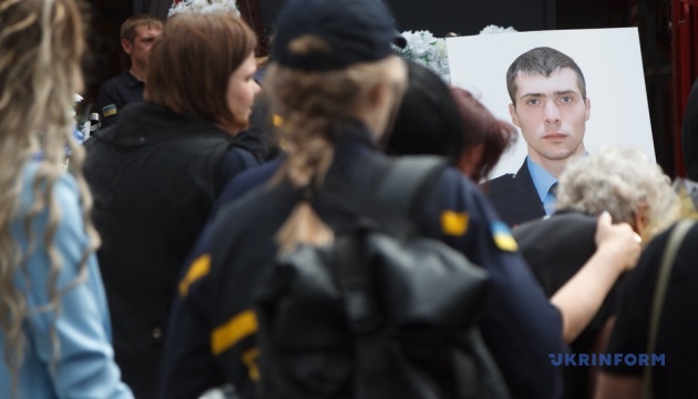 У Києві попрощалися з трьома рятувальниками, які загинули через російську атаку 6 червня У Києві попрощалися з трьома рятувальниками, які загинули через російську атаку 6 червня