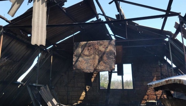 На Херсонщині внаслідок дронової атаки згорів будинок На Херсонщині внаслідок дронової атаки згорів будинок