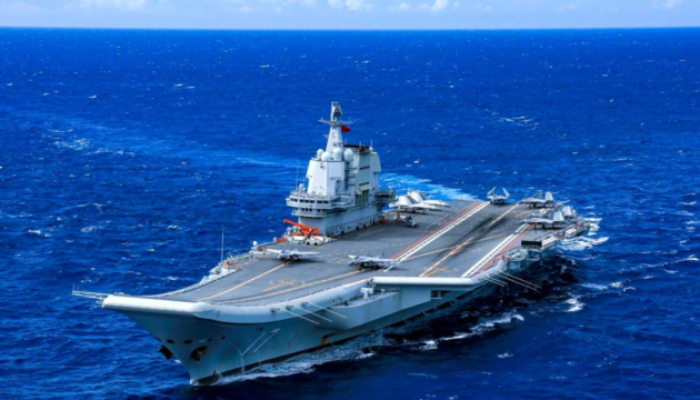 Японія відреагувала на маневри китайських авіаносних груп у прилеглих водах країни