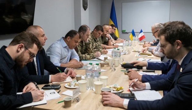 La France et l'Ukraine ont discuté des mécanismes de financement de l'achat d'armes pour les forces de défense