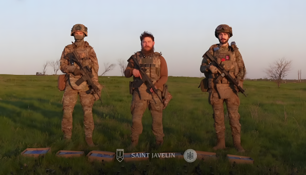 Азовці отримали 70 FPV-дронів завдяки ініціативі СКУ та Saint Javelin Азовці отримали 70 FPV-дронів завдяки ініціативі СКУ та Saint Javelin