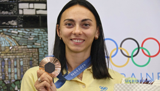 Стрибунка у висоту Ірина Геращенко народила доньку Стрибунка у висоту Ірина Геращенко народила доньку