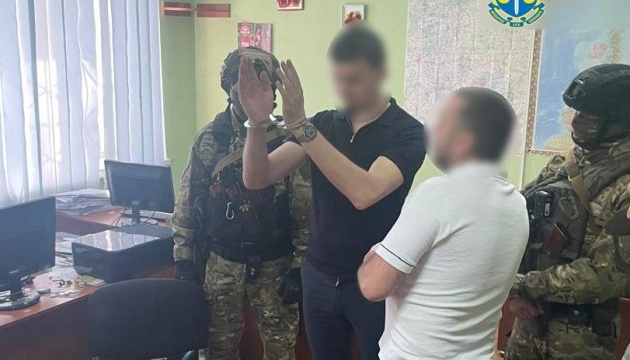 Правоохоронці Сумщини припинили діяльність кібершахрая, який продав неіснуючих біткоїнів на $160 тисяч Правоохоронці Сумщини припинили діяльність кібершахрая, який продав неіснуючих біткоїнів на $160 тисяч