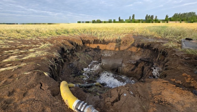 В Одесі другу добу тривають аварійні роботи на водогоні - частина міста без води В Одесі другу добу тривають аварійні роботи на водогоні - частина міста без води