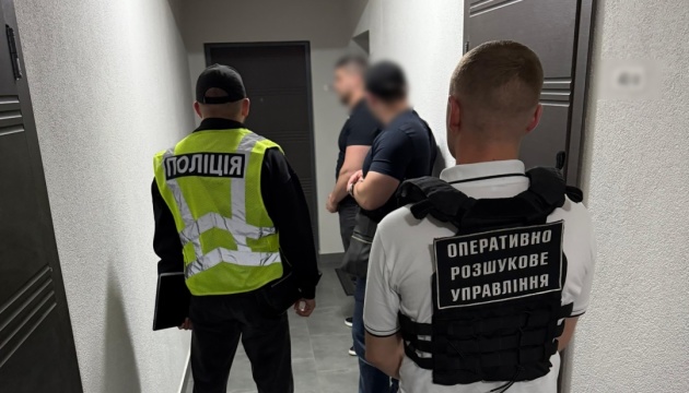 У Києві перекрили канал незаконного переправлення чоловіків до ЄС У Києві перекрили канал незаконного переправлення чоловіків до ЄС