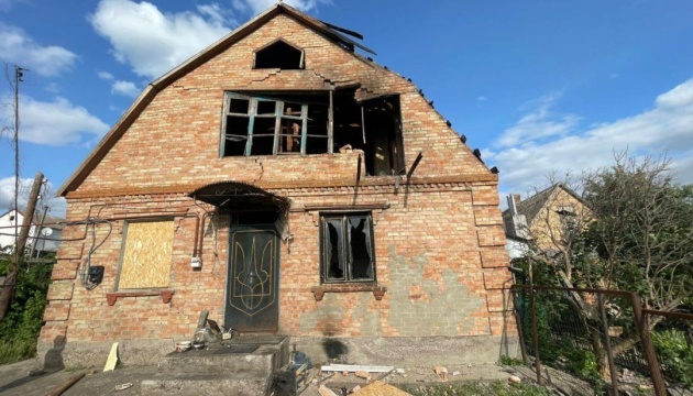 One killed as Russians unleash 20 strikes on Nikopol district  