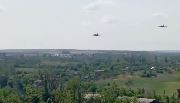 Possible friendly fire: Russian Su-25 shot down in Donetsk region